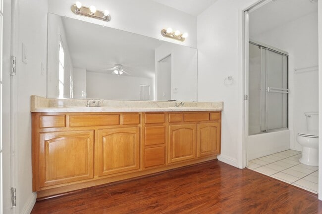 Building Photo - 3-Bedroom Home with Private Balcony in Pico Rivera FOR RENT