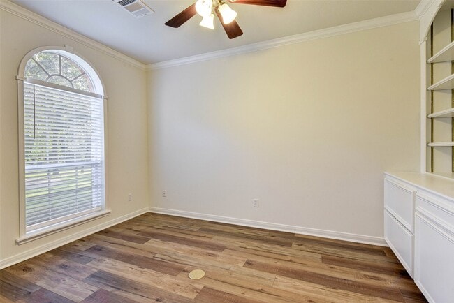 Building Photo - 2311 Stableridge Dr