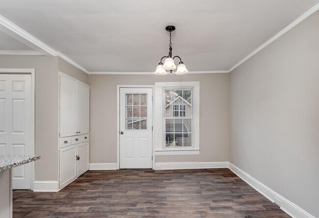 Building Photo - Charming, Fully Updated Ranch Home Near Downtown Kannapolis!