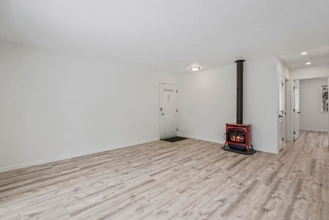 Building Photo - Incline Village: Condo - 2 Bedrooms, 1 Bat...