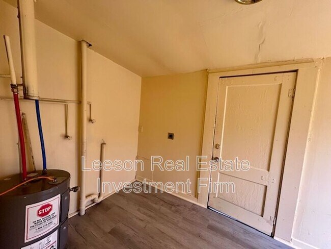 Building Photo - 2621 Trichel St