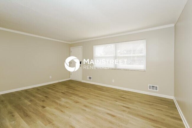 Building Photo - 4 Bedroom Pet-Friendly Home in INDIANAPOLI...