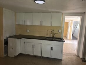 Kitchen - 143 York St