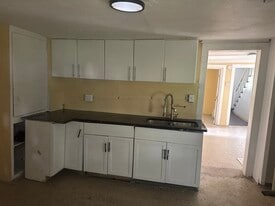 Kitchen - 143 York St