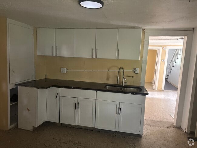 Kitchen - 143 York St