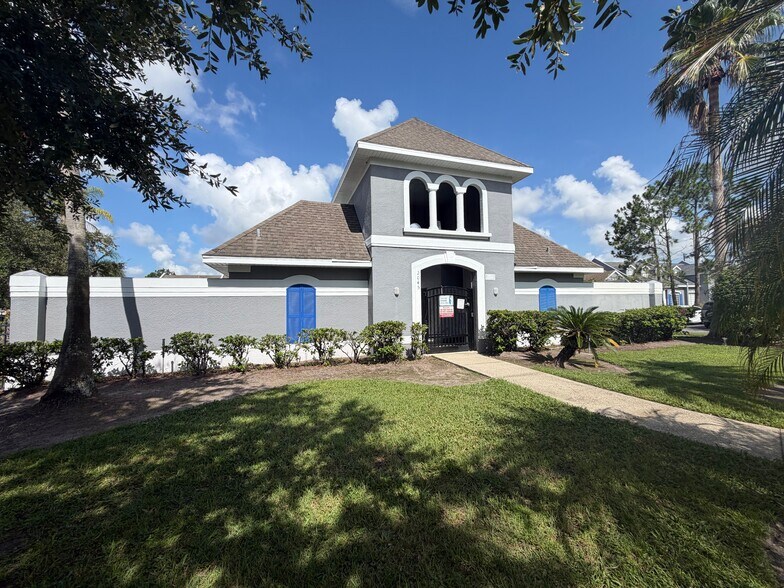 Building Photo - 2125 Island Walk Dr