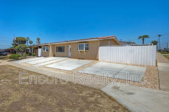 Building Photo - 71 E Palomar St
