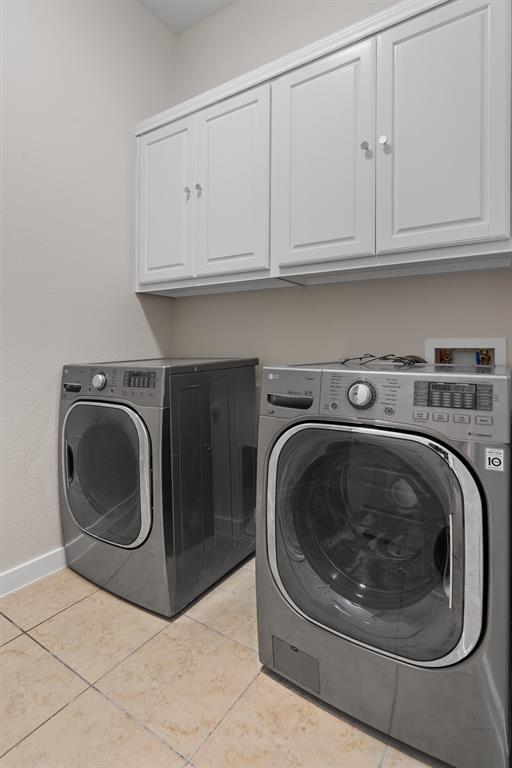 Building Photo - 19604 Moorlynch Ave