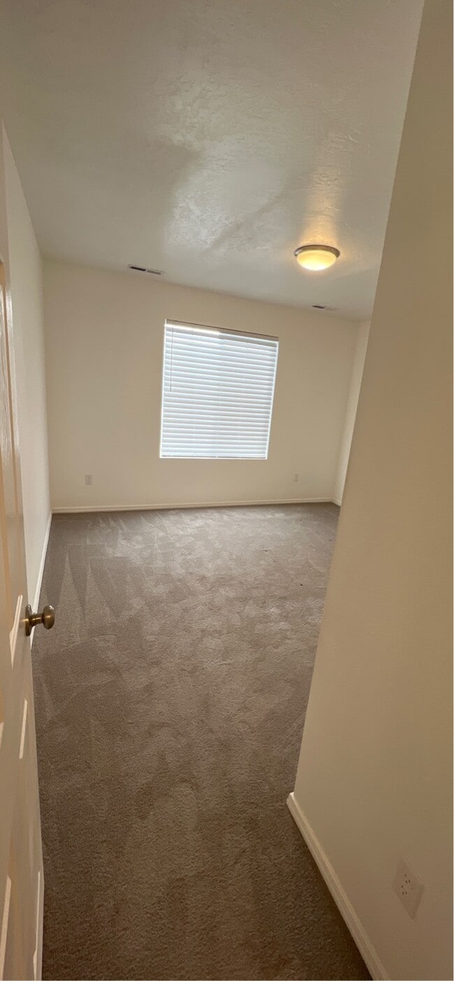 Building Photo - 7748 E Bratton Dr