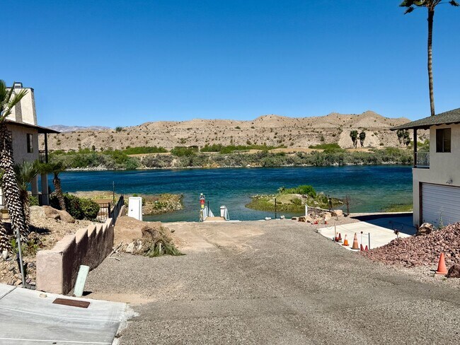 Building Photo - Charming 3BR Home w/ River Views, Open Floor Plan & Island Kitchen- Available Now!