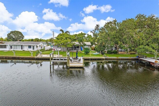 Building Photo - 9298 Sun Isle Dr NE