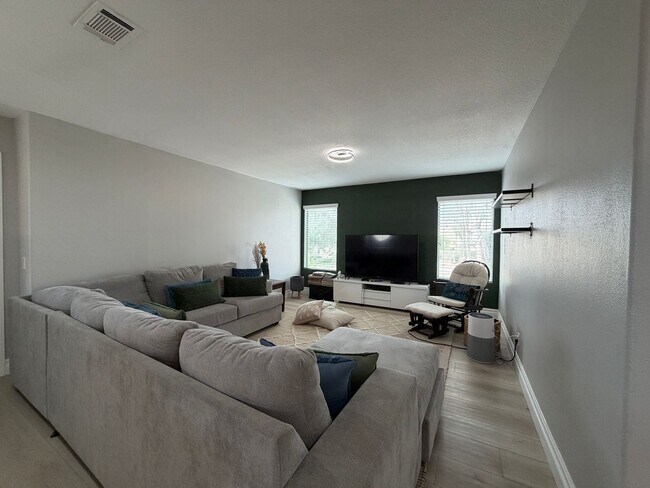 Building Photo - 29164 Greenbrier Pl