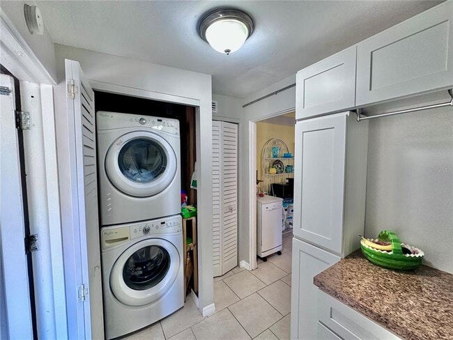 Building Photo - 5417 Jersey Ave S