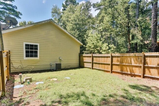 Building Photo - 11784 FM Rd 16