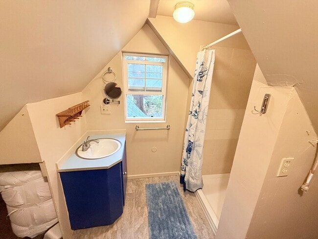 Building Photo - Studio cabin for rent in South Lake Tahoe