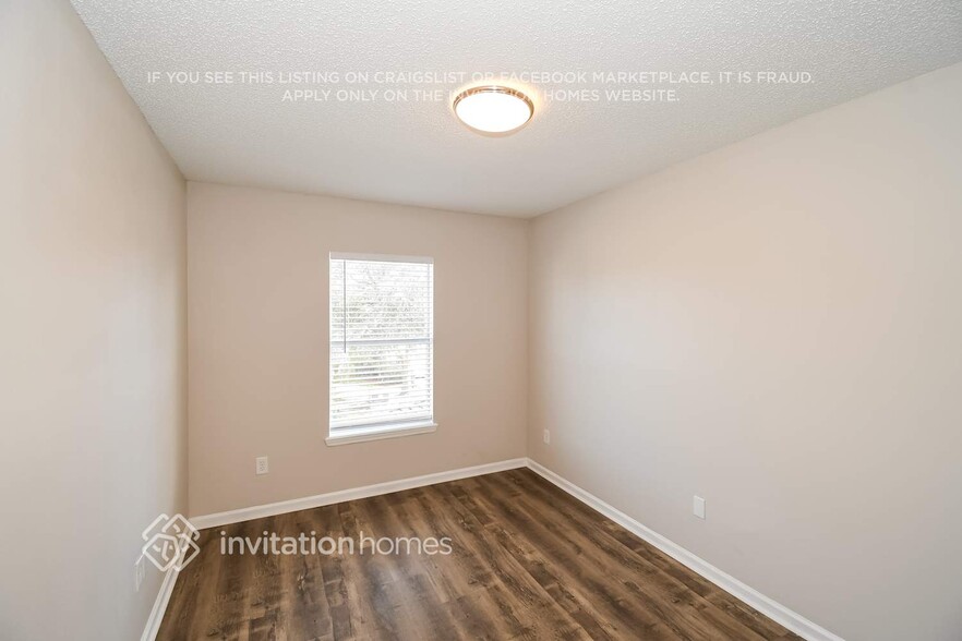 Building Photo - 325 Pecan Grove Dr