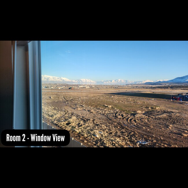 Building Photo - 1001 W Coral Charm Wy