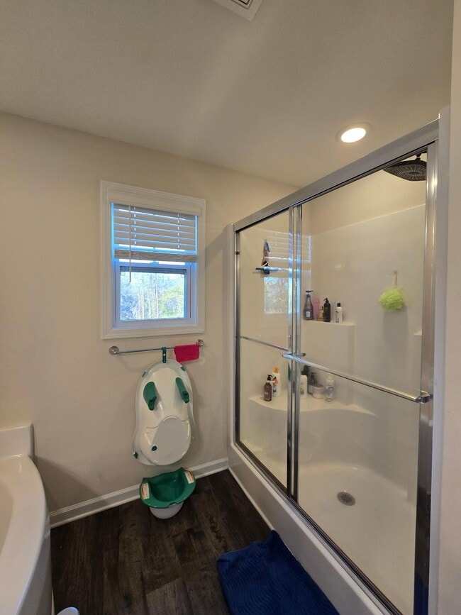 Building Photo - 335 Niblick Dr