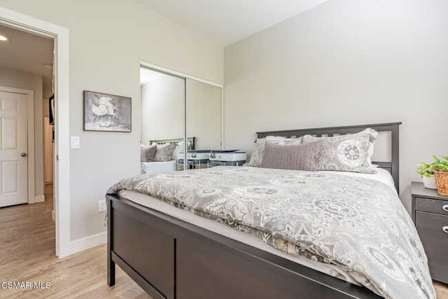 Building Photo - 264 Ridgeton Ln