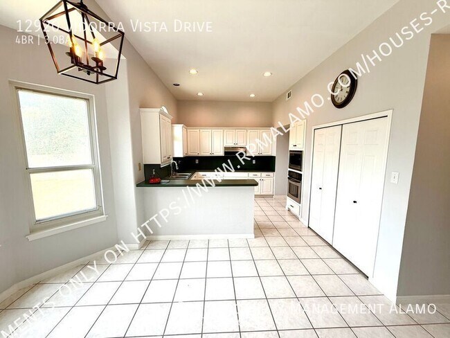 Building Photo - 12920 Vidorra Vista Dr