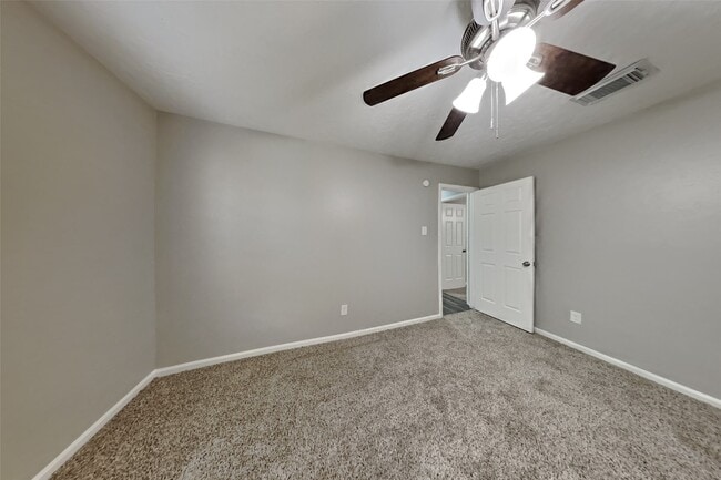 Building Photo - 16054 Pinyon Creek Dr