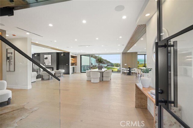 Building Photo - 4551 Alonzo Ave