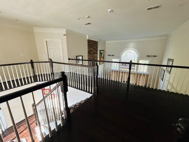 Building Photo - 15506 Symondsbury Way