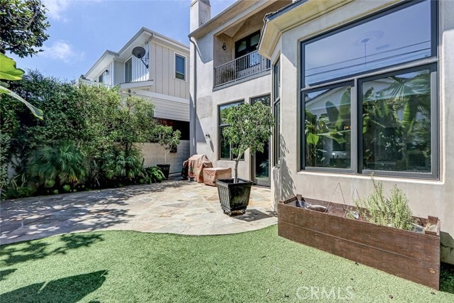 Building Photo - 3404 N Poinsettia Ave