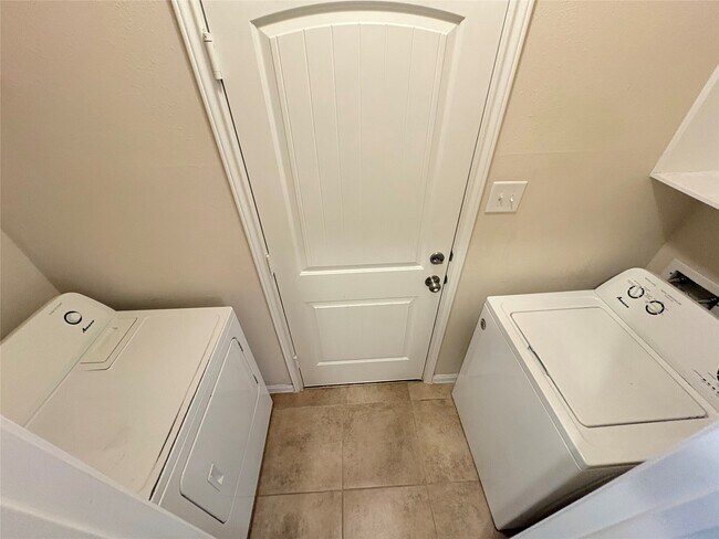 Building Photo - 3721 Whisper Walk