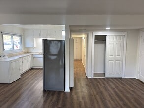 Building Photo - Rees