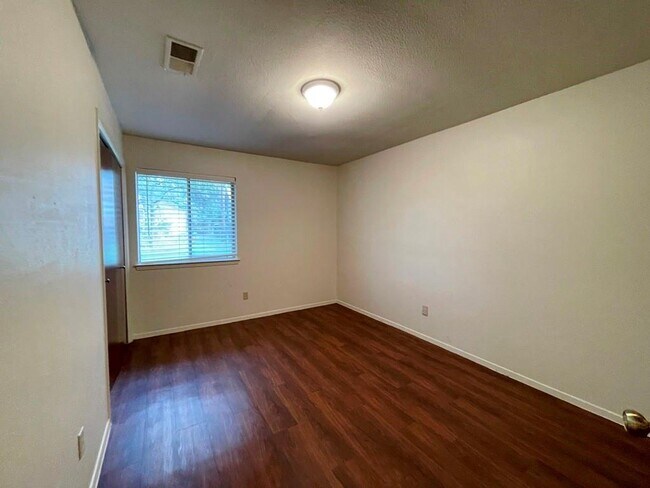 Building Photo - 4508 Dorsett Oaks Cir