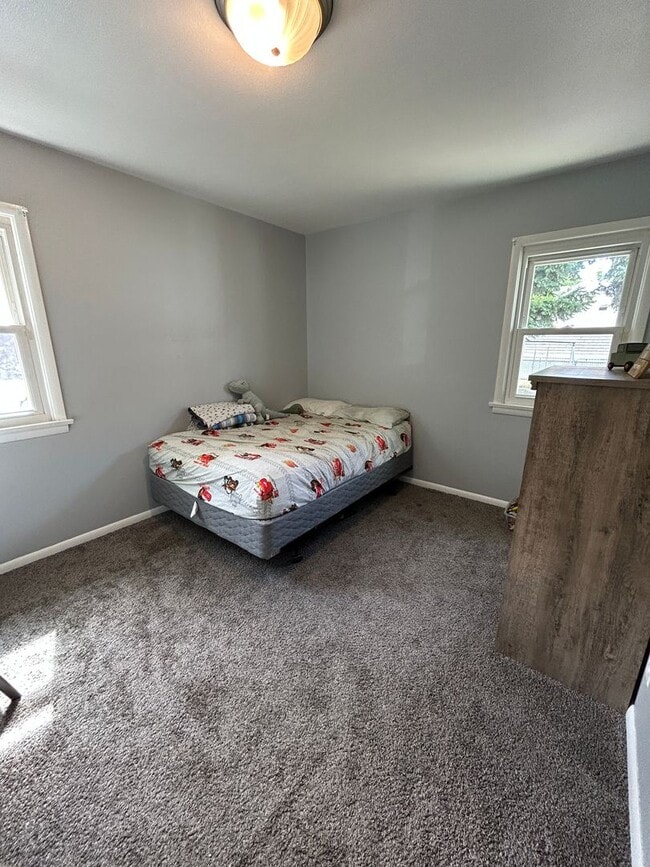 Building Photo - Lovely home in quiet neighborhood for rent