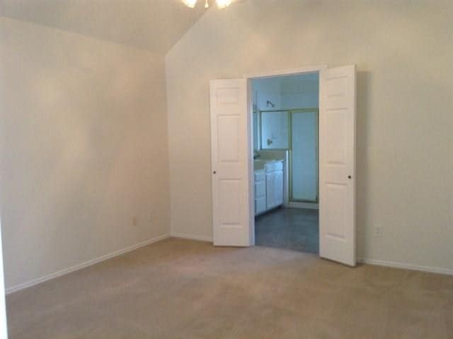 Building Photo - 2113 Amherst Dr