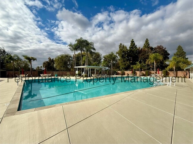 Building Photo - Cute 2 Bed/2 Bath 55+ Community w/ RBP & Security Deposit Alternative Option