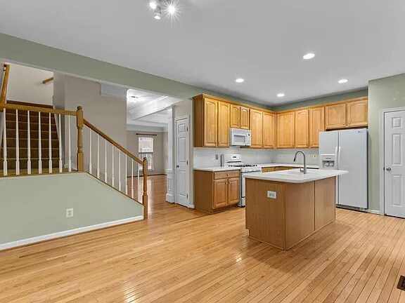 Kitchen (Main Level) - 6215 Split Creek Ln