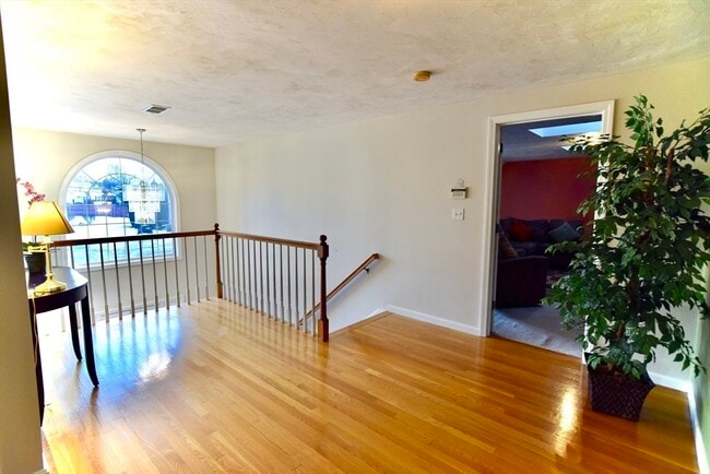 Building Photo - 172 Edgehill Rd