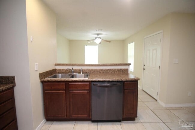 Building Photo - 3417 W Fisher St