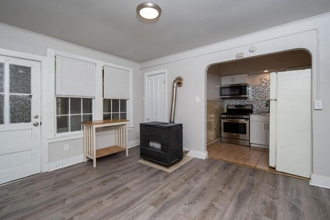 Building Photo - 53 Main St