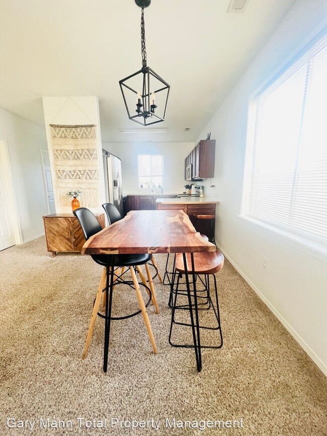 Building Photo - 3 br, 2.5 bath House - 714 N Penrose St