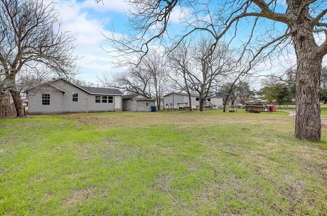 Building Photo - 720 E Guadalupe St