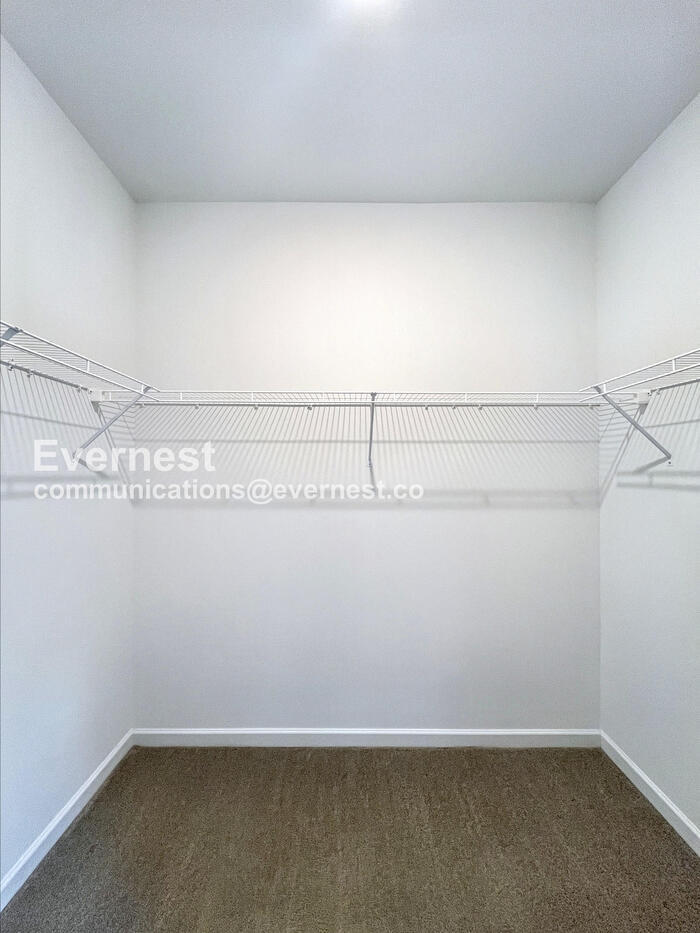 Building Photo - 1016 Echo Rdg Rd