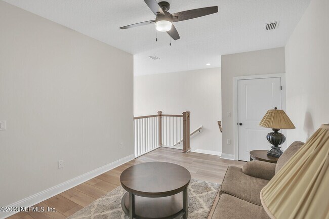 Building Photo - 158 Liberty Bell Rd