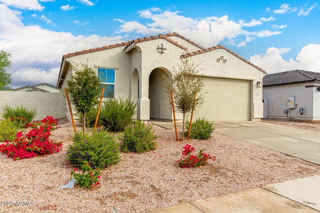 Building Photo - 24590 W Hilton Ave