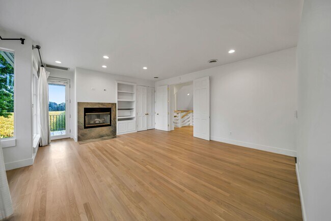 Building Photo - 1041 Las Amigas Rd