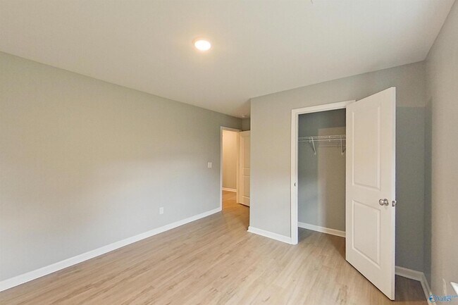 Building Photo - 664 June St