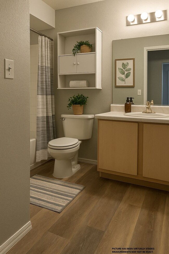 Building Photo - Available now!  Gated Community in Hunters Creek, Audubon Villas!