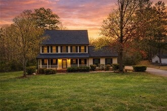 Building Photo - 807 Oak Bridge Ln