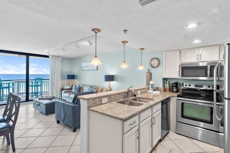 Building Photo - 1040 US-98