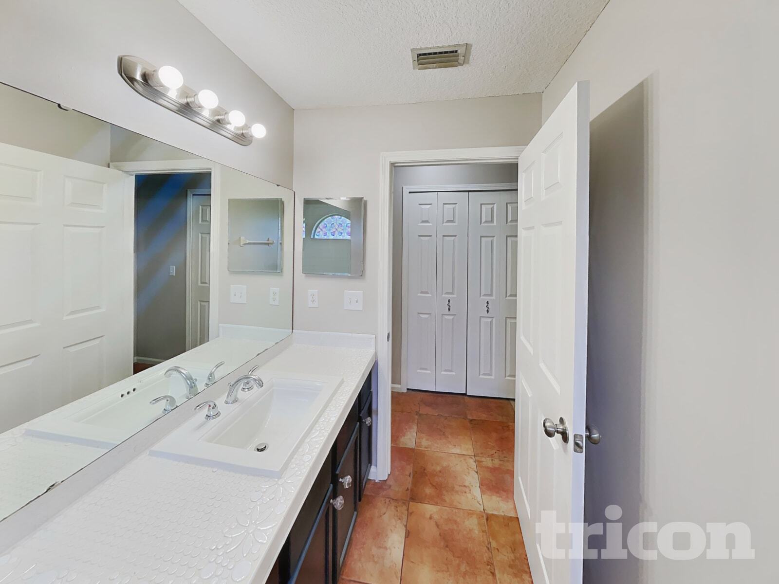 Building Photo - 928 Heritage Lakes Dr