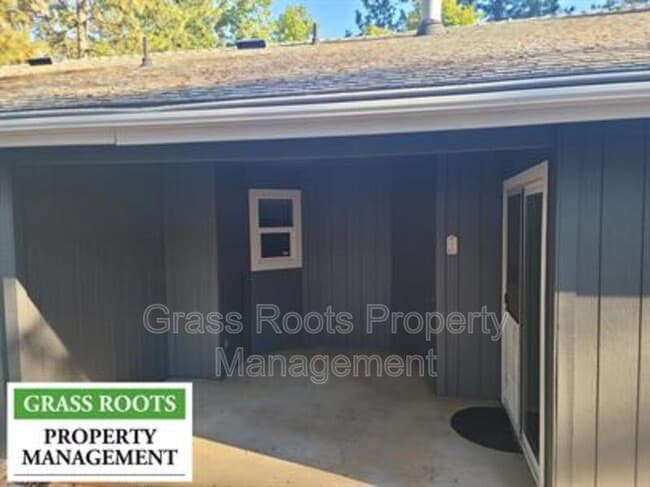 Building Photo - 11751 Upper Cir Dr